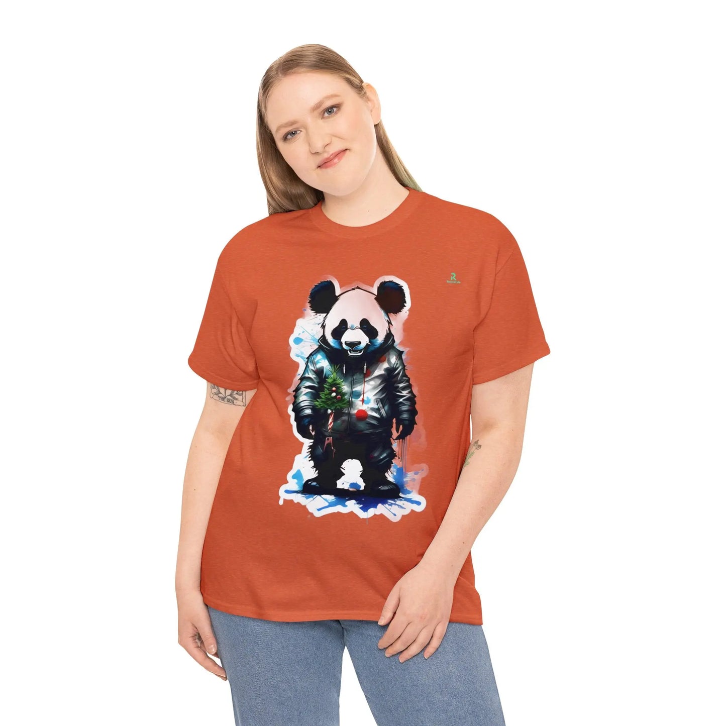 "L'Ambassadeur de Noël : Le Panda Festif"(U.S) - RoosStyle Design