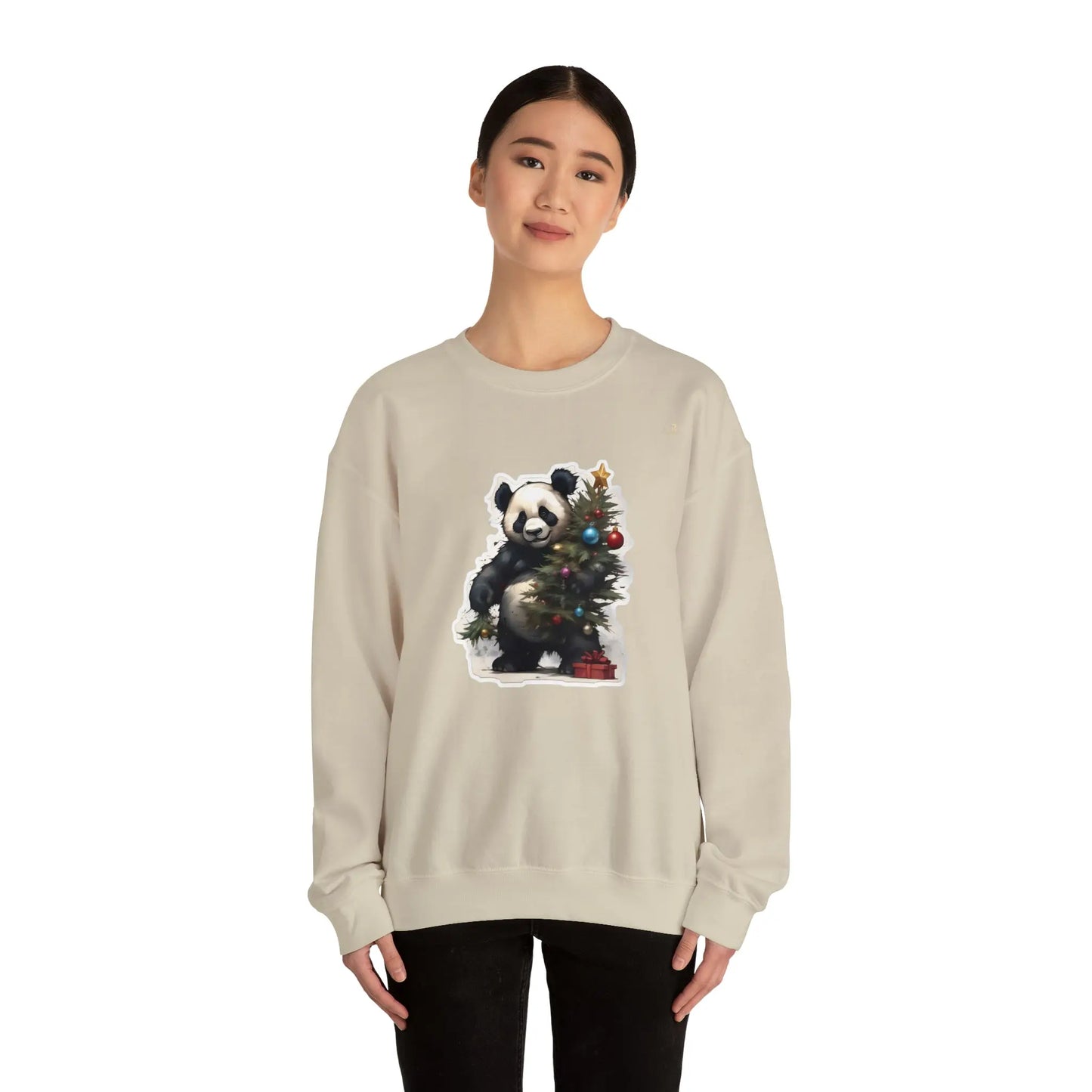 "La Magie des Fêtes : Le Panda et son Sapin" Sweatshirt(U.E) - RoosStyle Design