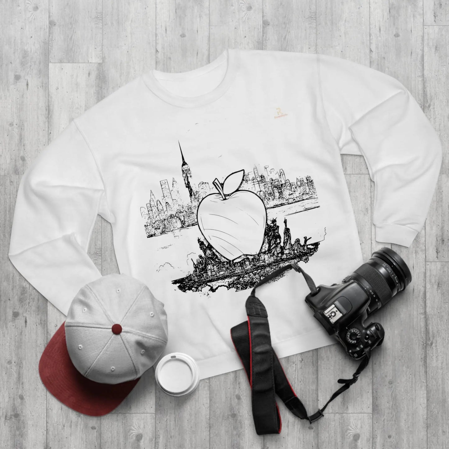 Pomme en Ville :  Blanc & Noir Sweatshirt (EU) - RoosStyle Design