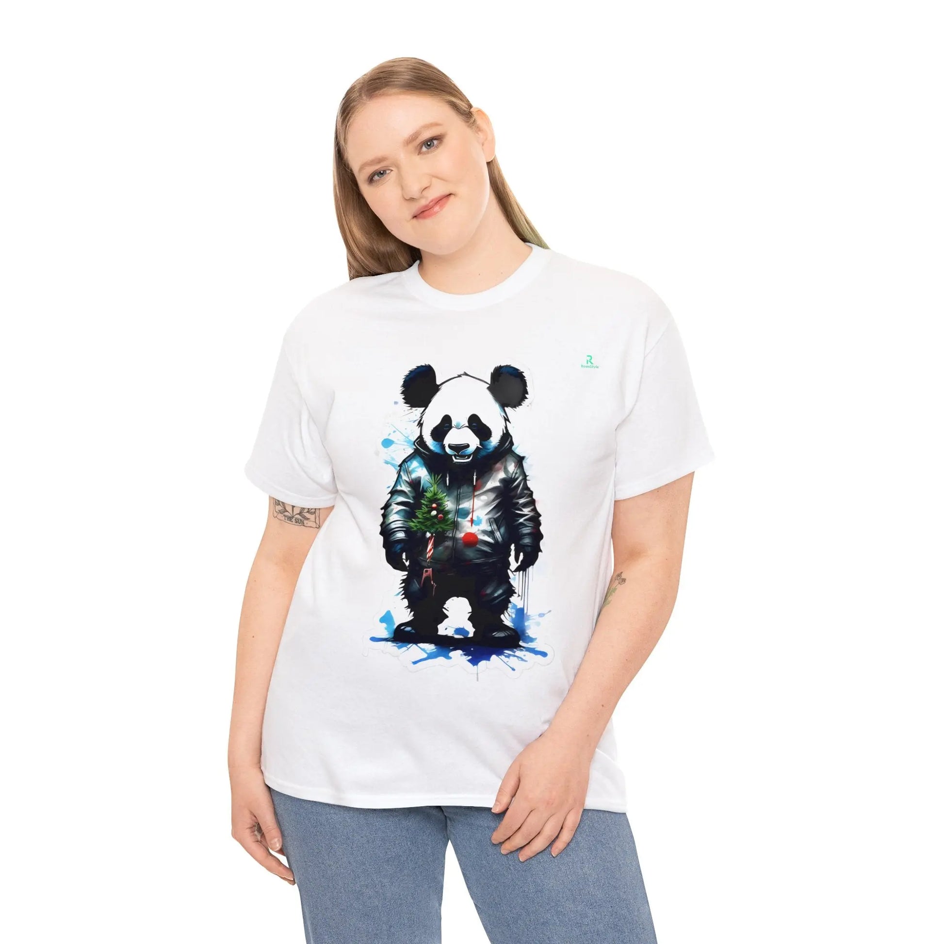 "L'Ambassadeur de Noël : Le Panda Festif"(U.S) - RoosStyle Design