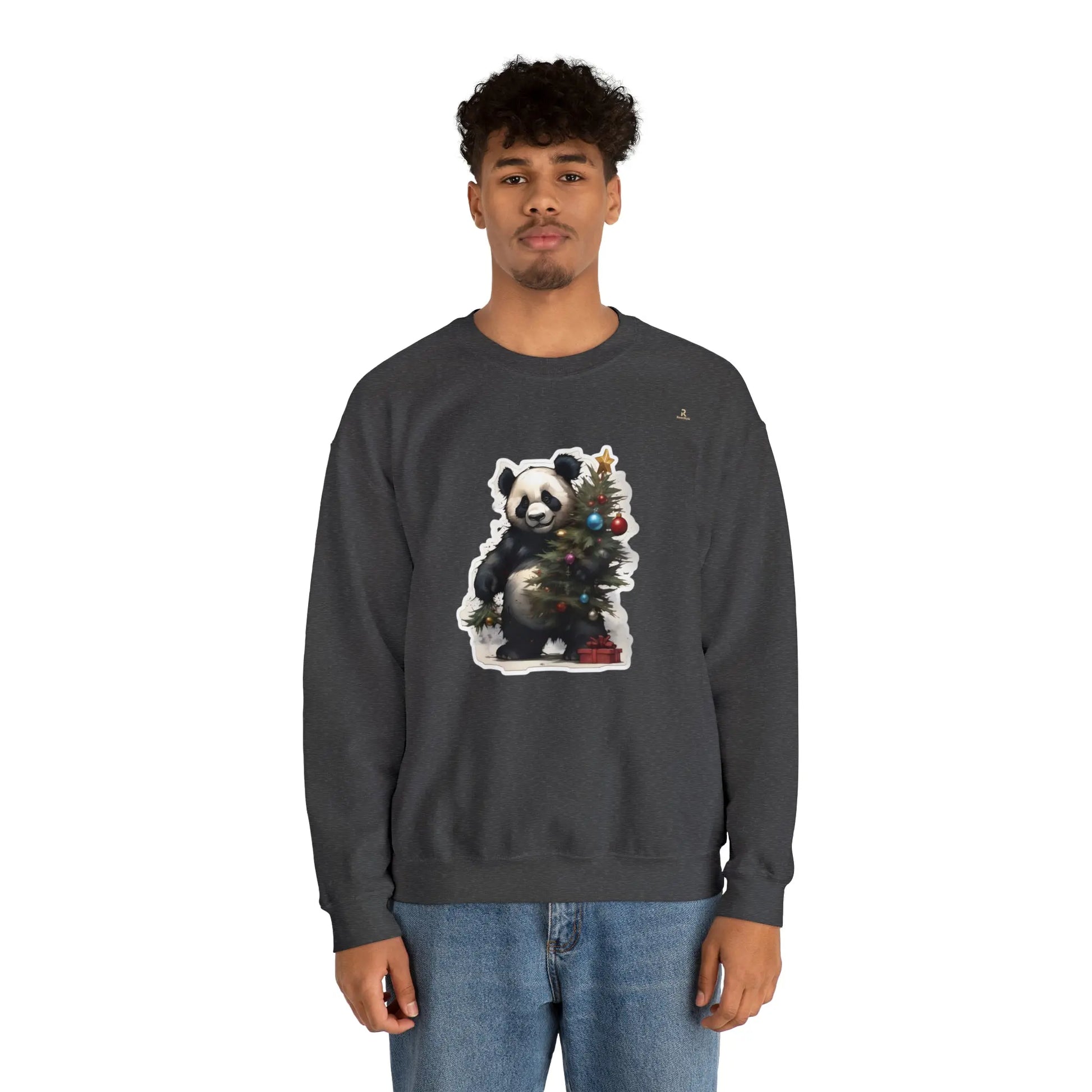 "La Magie des Fêtes : Le Panda et son Sapin" Sweatshirt(U.E) - RoosStyle Design